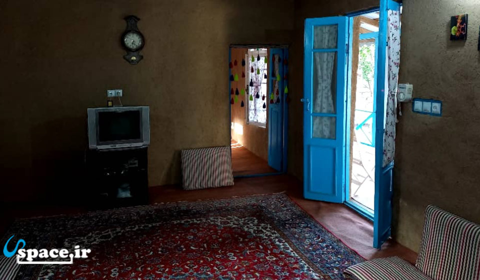 نمای داخلی سوئیت اقامتگاه بوم گردی نراقی - رشت - سنگر - روستای گلسرک